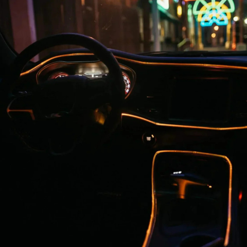 Illuminazione Auto Interna RGB – Stile e Atmosfera Garantiti