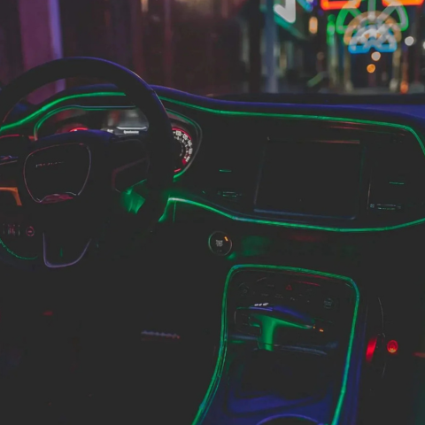 Illuminazione Auto Interna RGB – Stile e Atmosfera Garantiti