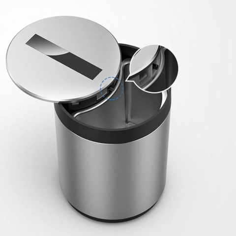 Ashtray portabil pentru mașină — Compact și practic