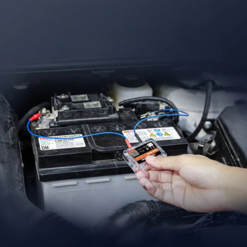 Tester automobilových baterií s Bluetooth dohledem — rychlá kontrola a optimální výkon