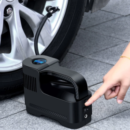Tragbarer Digitaler 12V Luftkompressor Mit LED-Lampe — Sicherheit Und Nutzung Bei Nacht