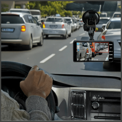 Cameră Auto de Bord – Securitate Permanentă pe Drum 